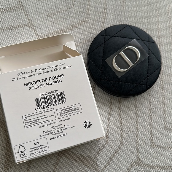 DIOR Compact limited edition  Pocket Mirror - Picture 3 of 3